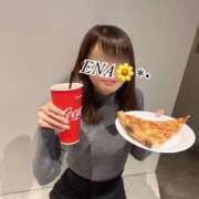 【えな】業界未経験のドエロ美女 💌Yさまへ コーチと私と、ビート板･･･