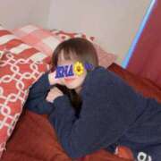 【えな】業界未経験のドエロ美女 💭しかしハゲ…る…… コーチと私と、ビート板･･･