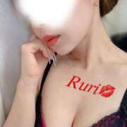 瑠璃(るり) Happy Happy︎︎︎☺︎♡ エクレア上野御徒町　天然貴姉乳舐手淫店