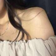 みなみ 肩ちらっと 丸の内