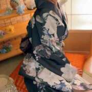 ゆあ 水たまりを跨ぐのではなく、空を跨げば 東京妻