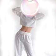 ねね【新人割引期間中】 ☺️💕 クリスタル