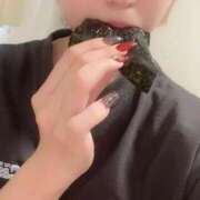 ヒメ日記 2025/10/11 21:42 投稿 桜田もも 全裸美女からのカゲキな誘惑