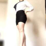 村瀬 授業を始めるのでズボンを下ろしてください 変態美熟女お貸しします。