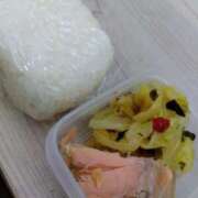 ももか ちょい遅いお昼🍙⤴️ 沼津人妻花壇