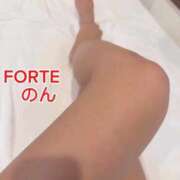 のん 足もじもじ、、💜🎥 FORTE