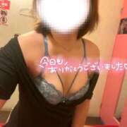 ヒメ日記 2025/08/28 23:43 投稿 なつめ もしも素敵な妻が指輪をはずしたら・・・カーラ