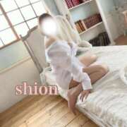 ヒメ日記 2025/08/04 13:49 投稿 しおん 赤坂添い寝女子