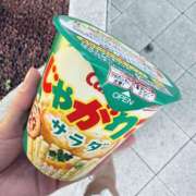 ゆかり デートのたびにとても幸せな気分になります。 ピーチパイ