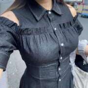 中越あず ちょーレア出勤🩷 断りきれない美人マッサージ嬢たち