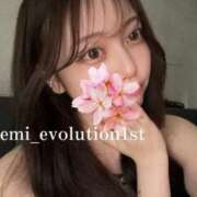 エミ 女の子の日でおやすみ中…🍀😌 Evolution1st ミナミ谷九店