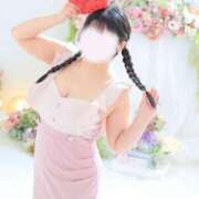 みな 🌼天気予報は雨くもりだけどみんな楽しく過ごしてね😊　　【今日11時から出勤です♪セクシーな牛の服。】 ふわメロ