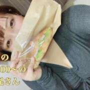 ヒメ日記 2025/10/10 05:28 投稿 ムキエビ　剥き海老 女の子市場