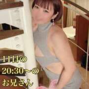 ヒメ日記 2025/11/12 14:48 投稿 ムキエビ　剥き海老 女の子市場