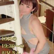 ヒメ日記 2025/11/14 18:08 投稿 ムキエビ　剥き海老 女の子市場