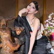 鳳葵妃 📝風俗力と人間力の割合。 Versailles