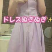 えみり ドレスぬぎぬぎ✨(  ˙꒳​˙  ) クリスタル