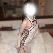 ヒメ日記 2025/04/13 01:03 投稿 石田みおな 断りきれない美人マッサージ嬢たち