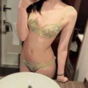 ヒメ日記 2025/06/19 14:52 投稿 福田なみ 全裸美女からのカゲキな誘惑