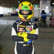 有名人【うみにゃん】！ 私のレースについて buzz-B