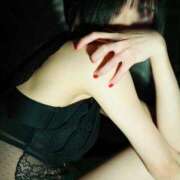 しき 突然現れました、四季です😗❤️‍🔥 淫乱痴女エステ