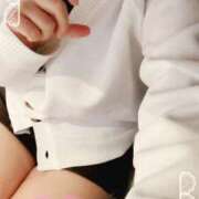 ヒメ日記 2025/03/08 20:34 投稿 ミモザ 飾窓