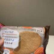 ヒメ日記 2025/11/10 12:00 投稿 ミモザ 飾窓