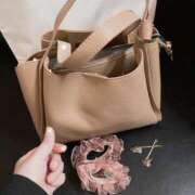 ヒメ日記 2025/12/02 22:00 投稿 ミモザ 飾窓