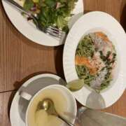 ヒメ日記 2026/01/20 13:28 投稿 ミモザ 飾窓