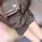 うい ぎゅーってされたい金曜日、待ってるね🫶 Flower（フラワー）