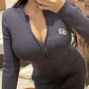 しずね 上の口と下の口で同時に!(^^)! 即マン確定の我慢できない禁断奥様