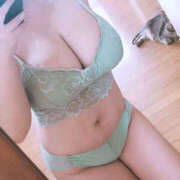 ヒメ日記 2025/12/08 03:23 投稿 てぃあ 即マン確定の我慢できない禁断奥様