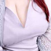 MOMO こんな服装で外に出たら🩷" Big Tits(ビッグティッツ)