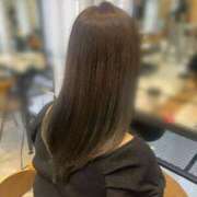 小泉ゆい 💇‍♀️ 皇帝別館（こうていべっかん）