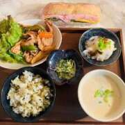 ヒメ日記 2026/04/01 18:41 投稿 松嶋 れいこ SUMIRE