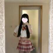 新18歳まひろ こんにちは！まひろです☺️ 派遣型JKリフレ ぷるぷる横浜