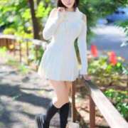 りな 🪽濃厚ロイヤルハニーフェ〇🍯 女帝