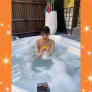 エナコ おやちゅ❣️ びしょぬれ新人秘書