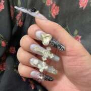 つばき 19時までいるよ𐔌ˆ ̣ ̝ ̣ˆ𐦯 バイオレンス