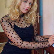 ヒメ日記 2025/10/03 17:53 投稿 タニア ブルームーン青い月