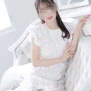 美彩 真っ白‎🤍 夕月