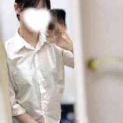 みいな 明日11-15時🤍 西川口ビデオdeはんど