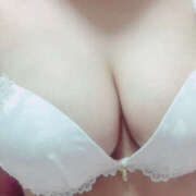 めいさ 4/15までのチャンス！口コミ特典をお見逃しなく プールサイド