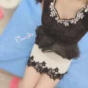 しいな【スラッと美脚、ドキッと】 出勤💖 LIPS(リップス)