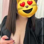 ヒメ日記 2025/10/08 07:19 投稿 もも 白い巨乳