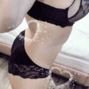 ヒメ日記 2025/04/14 10:55 投稿 ワスレナグサ 飾窓