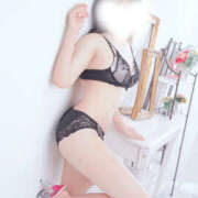 ヒメ日記 2025/05/06 16:45 投稿 ワスレナグサ 飾窓