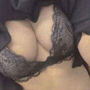 ゆりあ こんばんは！ゆりあです🌙 ゴールドハンズ