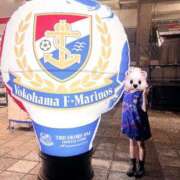 浜辺うい サッカー観戦😼⚽️🎶 すべりん棒シャンプー娘。（横浜ハレ系）
