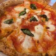 めい 明日11:00-15:00で出勤します♡ 池袋しろパラ